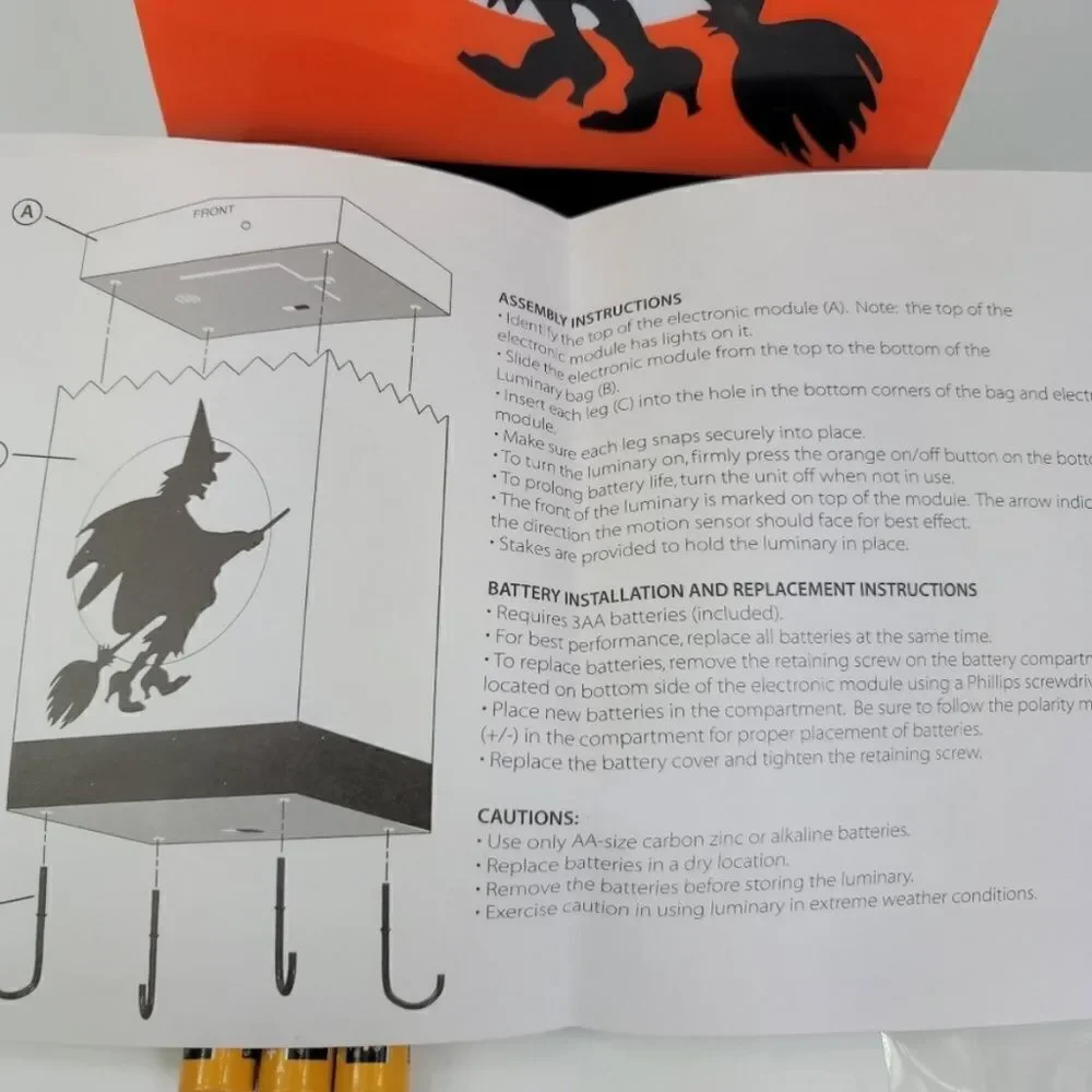 NEW PR3673 Hallmark Hauntington Cackling Witch Luminary Halloween